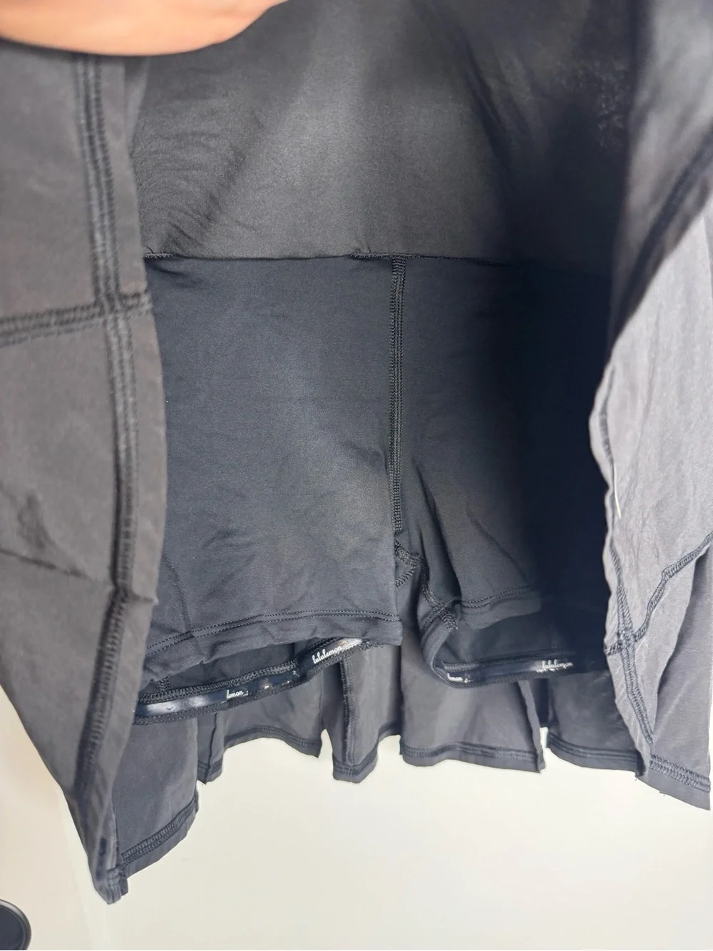 Lululemon Run Pace Setter Skirt Black Pleated Tennis Skort Mini Size 8